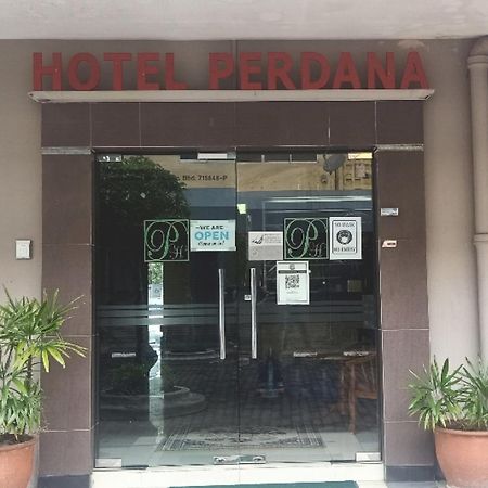 Oyo 90411 Perdana Hotel Labuan Exterior foto